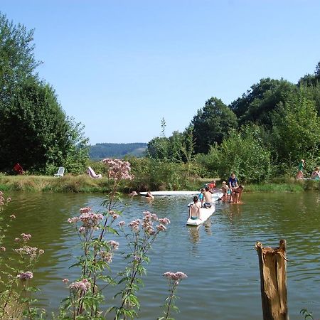 Camping La Foret Du Morvan Vintage Caravan Larochemillay Buitenkant foto