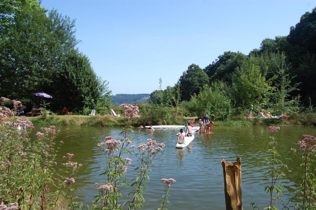 Camping La Foret Du Morvan Vintage Caravan Larochemillay Buitenkant foto