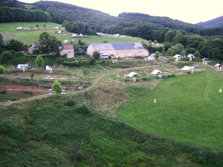 Camping La Foret Du Morvan Vintage Caravan Larochemillay Buitenkant foto